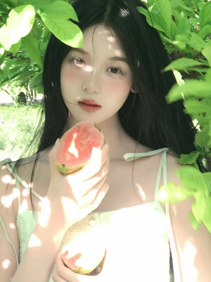 多语言实时翻译场景